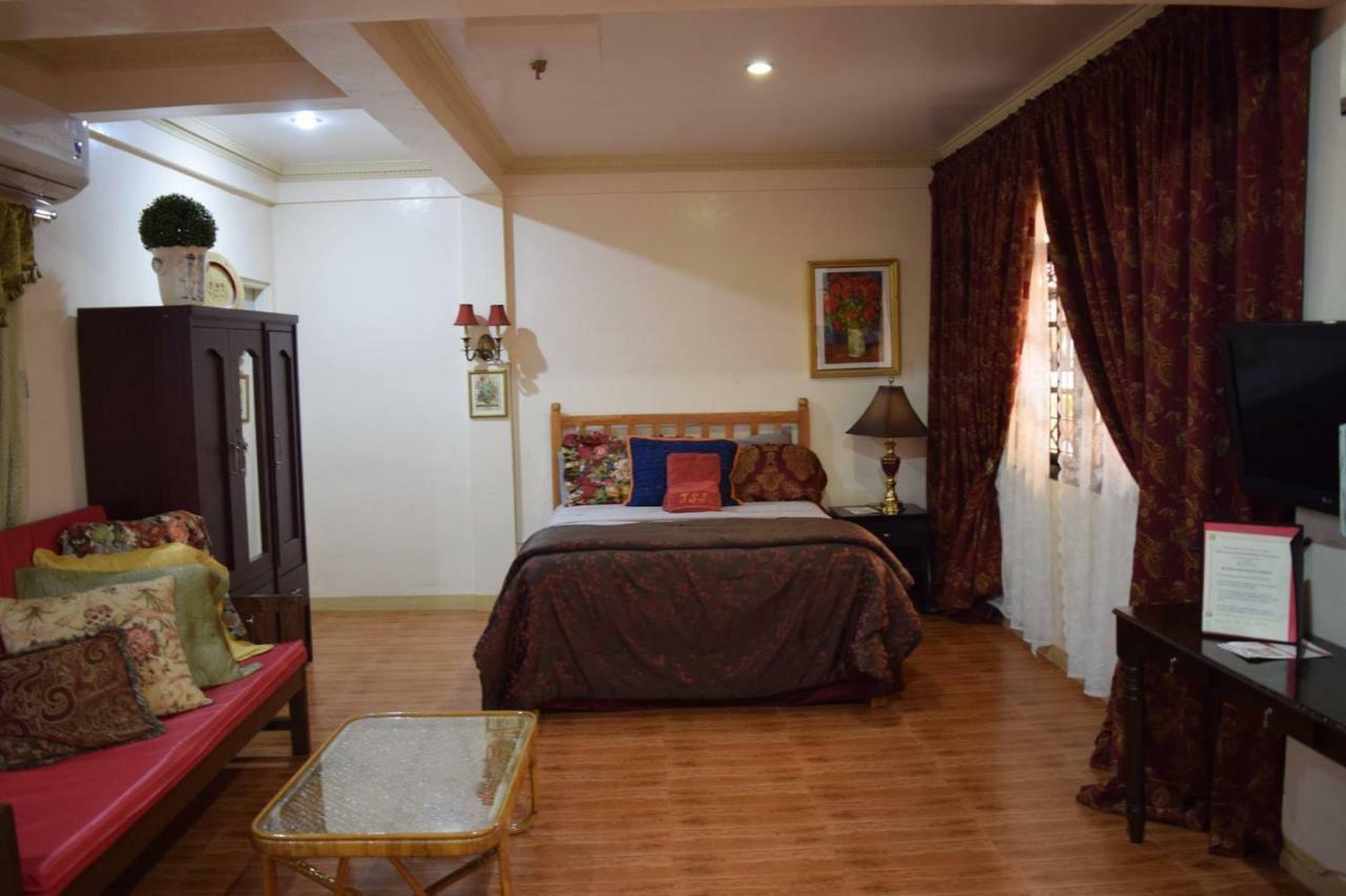 The Saint Joseph Residential Suites Lucena Eksteriør bilde